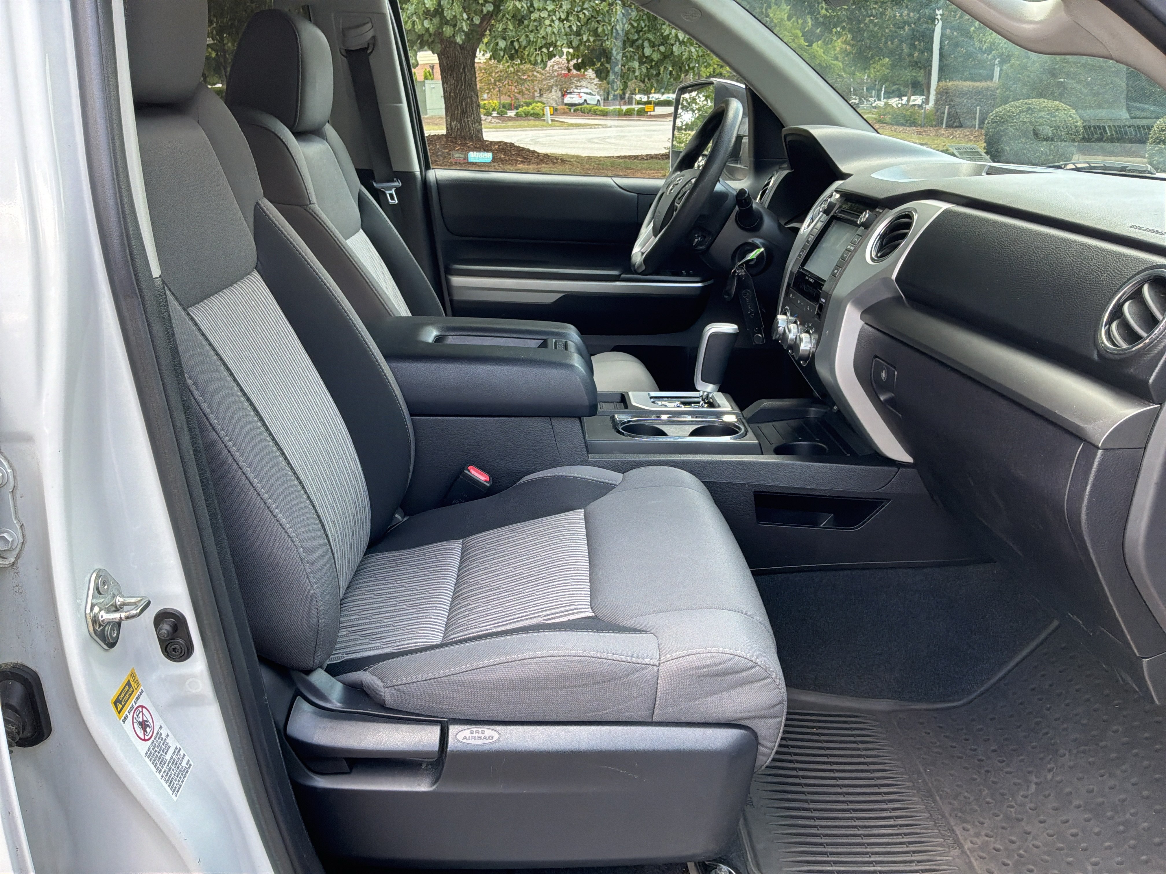 Used 2016 Toyota Tundra SR5 w/ SR5 Upgrade Package RWD image 32