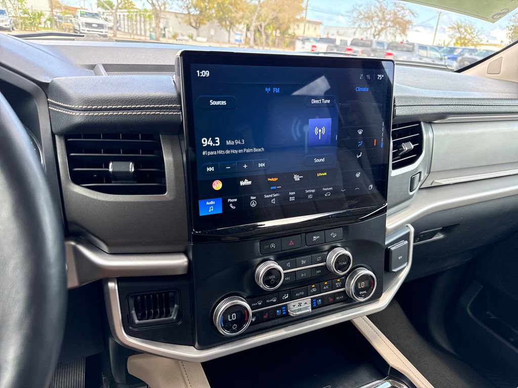 Used 2024 Ford Expedition Max XLT image 18