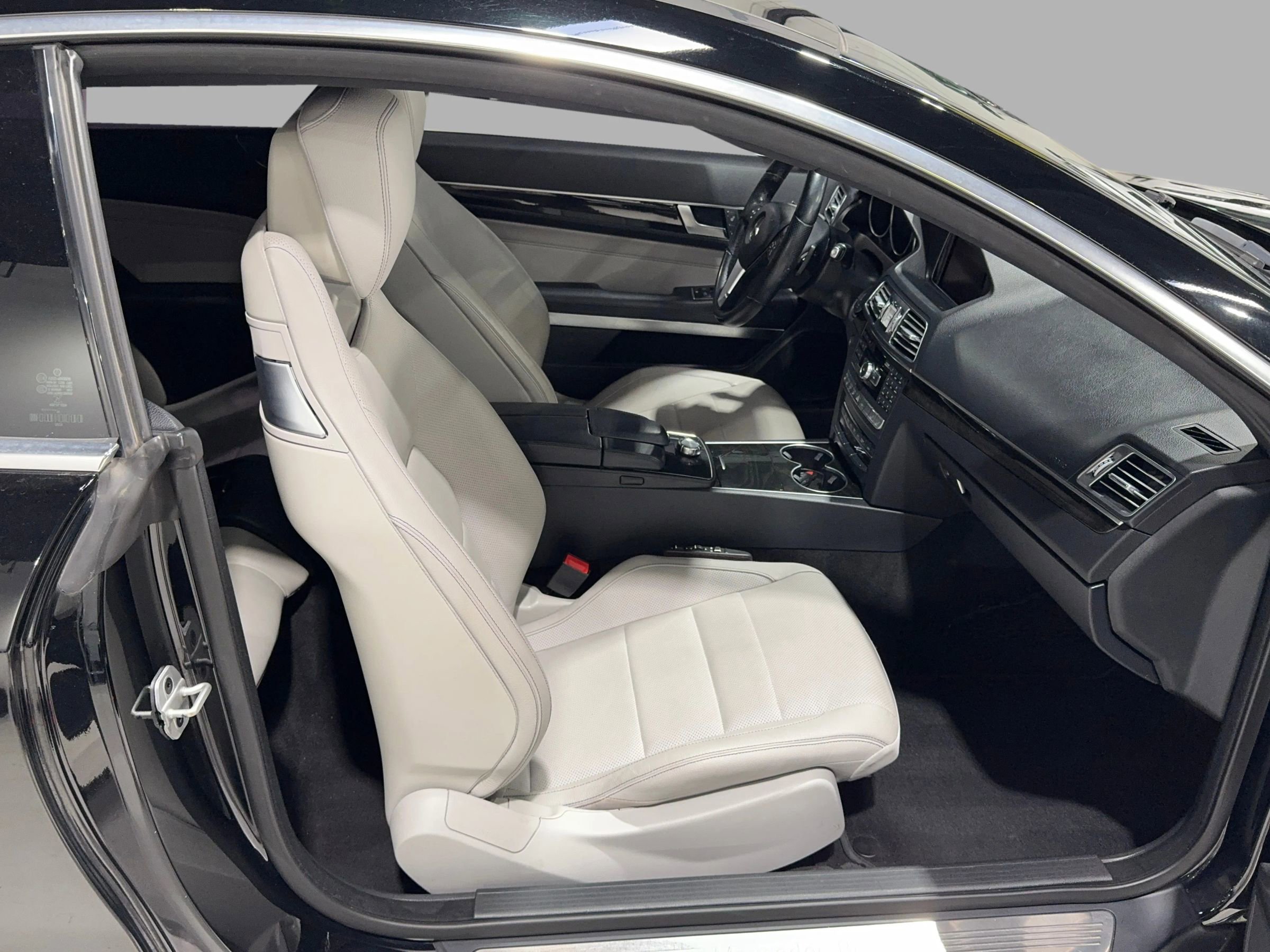 Used 2014 Mercedes-Benz E 350 Sport image 25