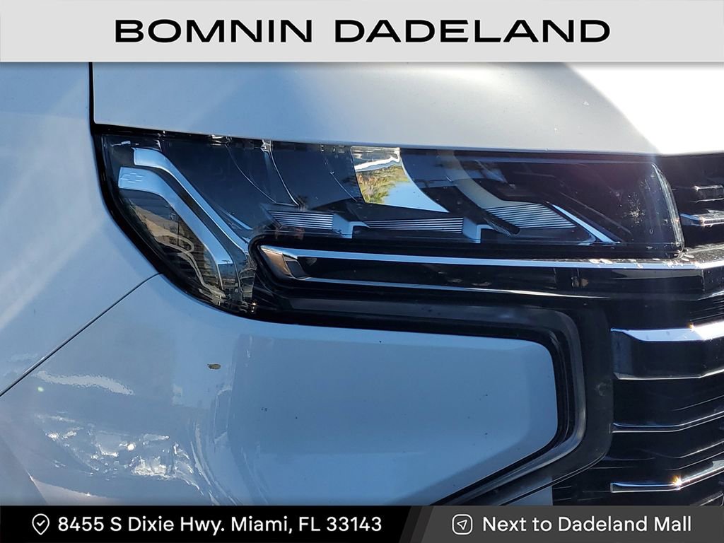 Used 2023 Chevrolet Suburban LT image 11
