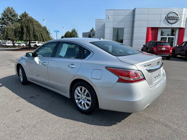 Used 2015 Nissan Altima 2.5 S w/ Power Driver Seat Package FWD image 3