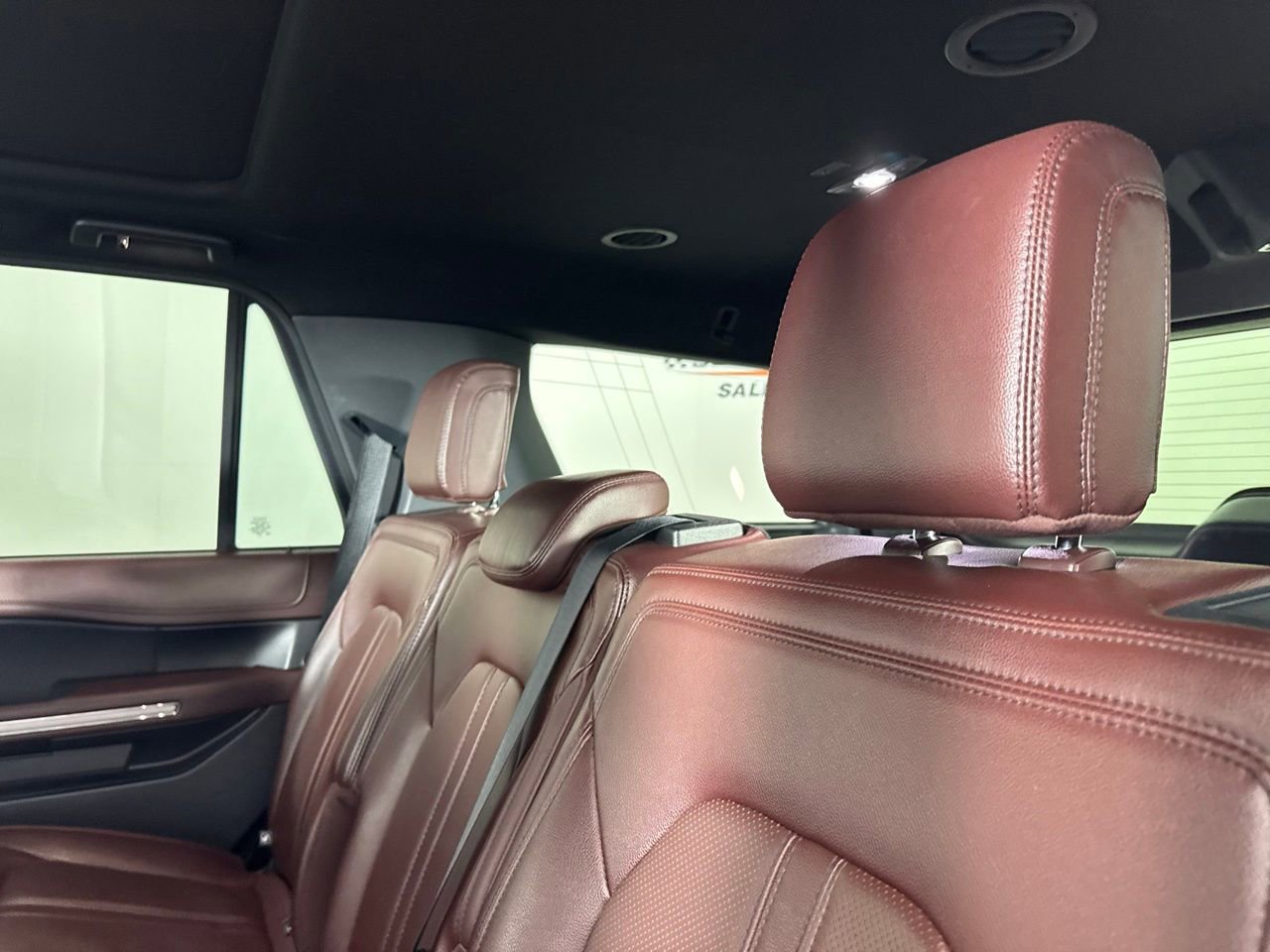 Used 2024 Ford Expedition Limited image 27