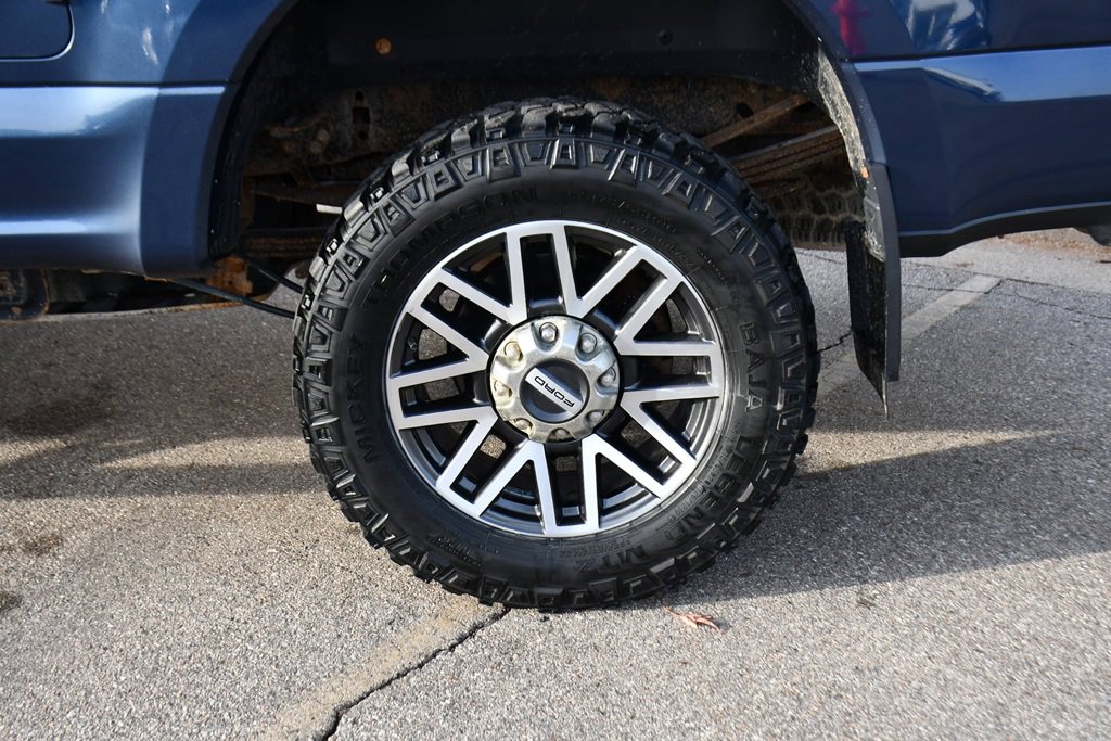 Used 2017 Ford F350 Lariat image 19