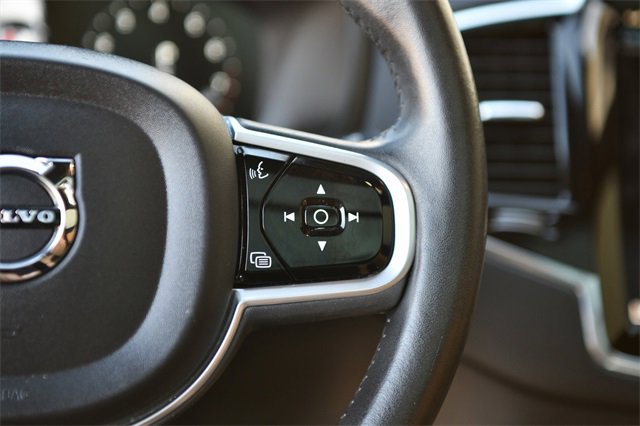 Used 2021 Volvo XC90 T6 Inscription w/ Protection Package Premier image 9