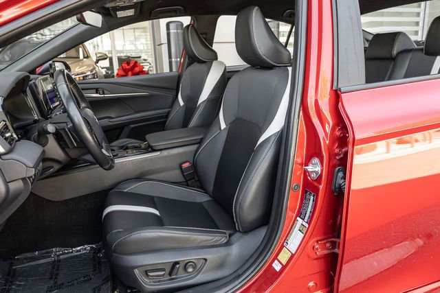 Used 2025 Toyota Camry SE w/ Convenience Package image 13