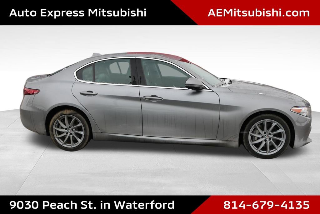 Used 2017 Alfa Romeo Giulia AWD image 2