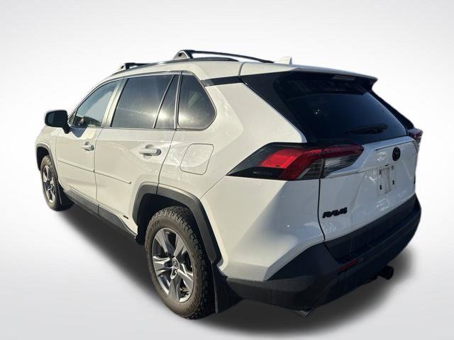 Used 2022 Toyota RAV4 XLE w/ Convenience Package AWD/4WD image 3