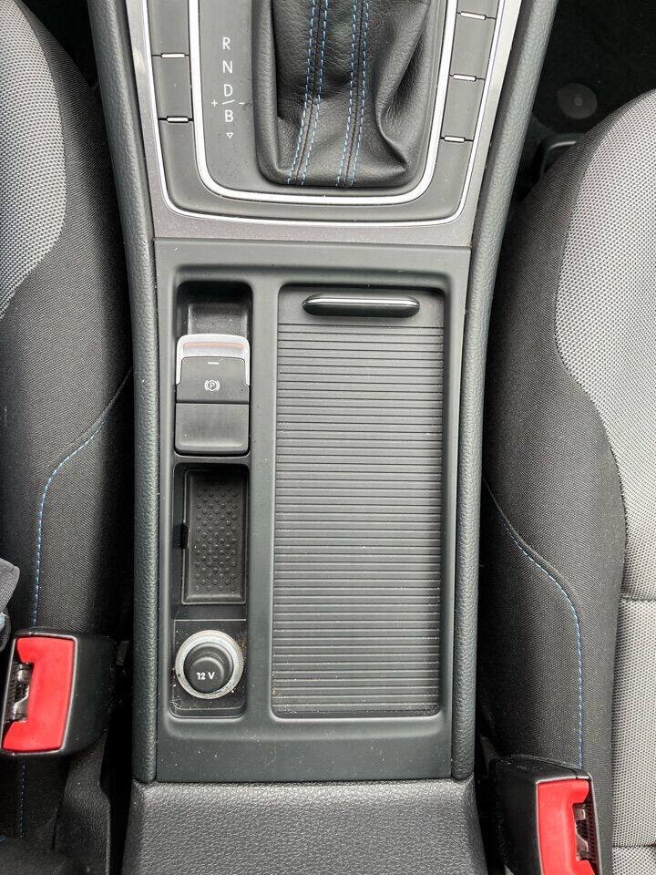 Used 2016 Volkswagen e-Golf SE w/ DC Fast Charging Package FWD image 14