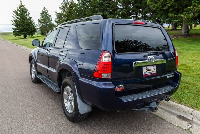 Used 2007 Toyota 4Runner SR5 AWD/4WD image 7