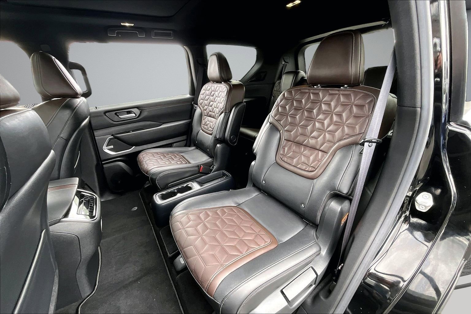 Used 2025 Nissan Armada Platinum w/ Convenience Package AWD/4WD image 22