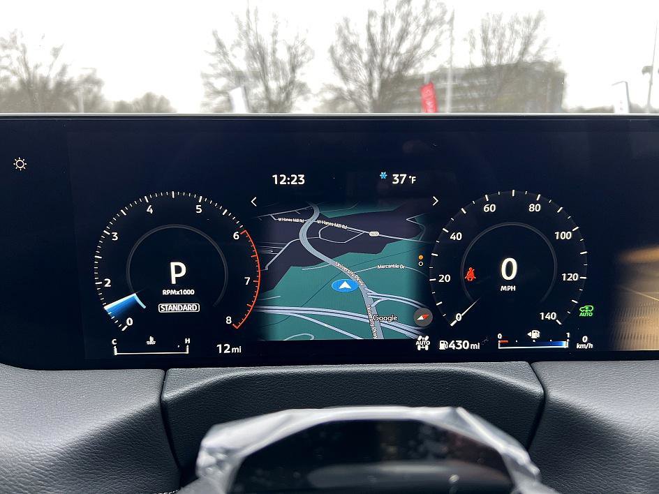 New 2025 Nissan Armada Platinum Reserve image 13