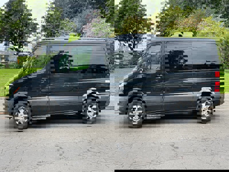 Used 2016 Mercedes-Benz Sprinter 2500 image 2