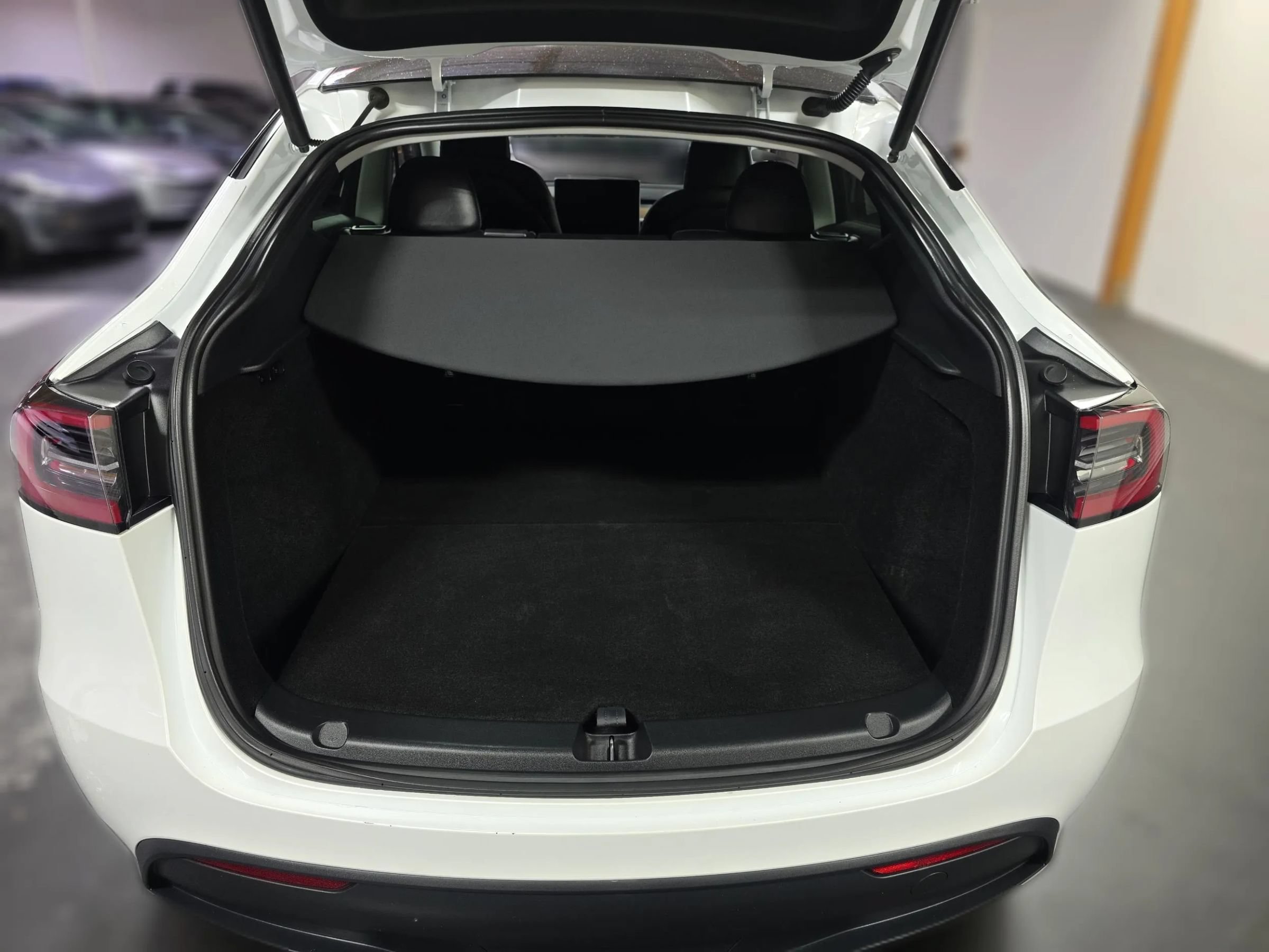 Used 2023 Tesla Model Y Long Range AWD/4WD image 11
