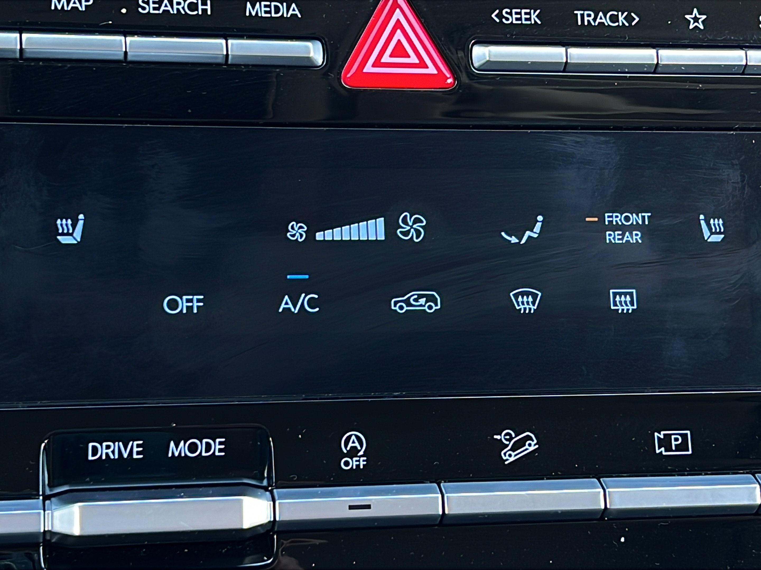 Used 2025 Hyundai Santa Fe SEL FWD image 25