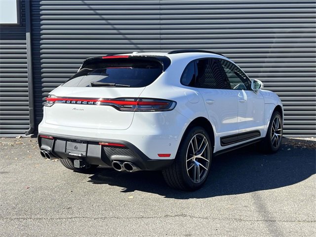 Certified 2022 Porsche Macan image 9