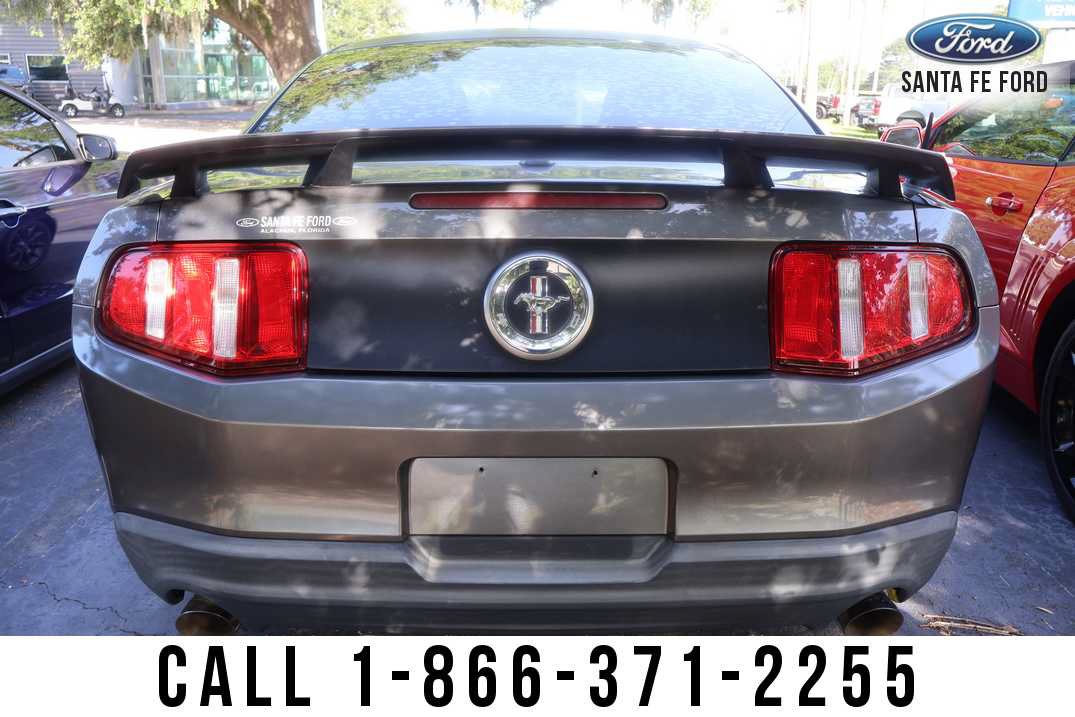 Used 2011 Ford Mustang Premium w/ Electronics Pkg RWD image 4