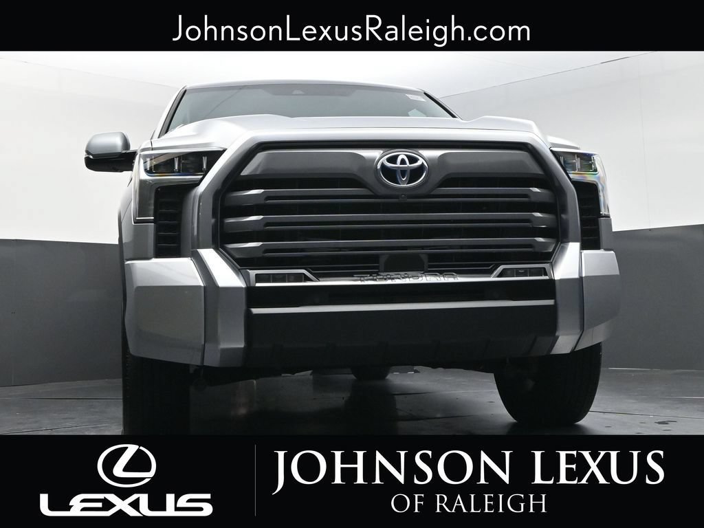 Used 2024 Toyota Tundra Limited AWD/4WD image 16