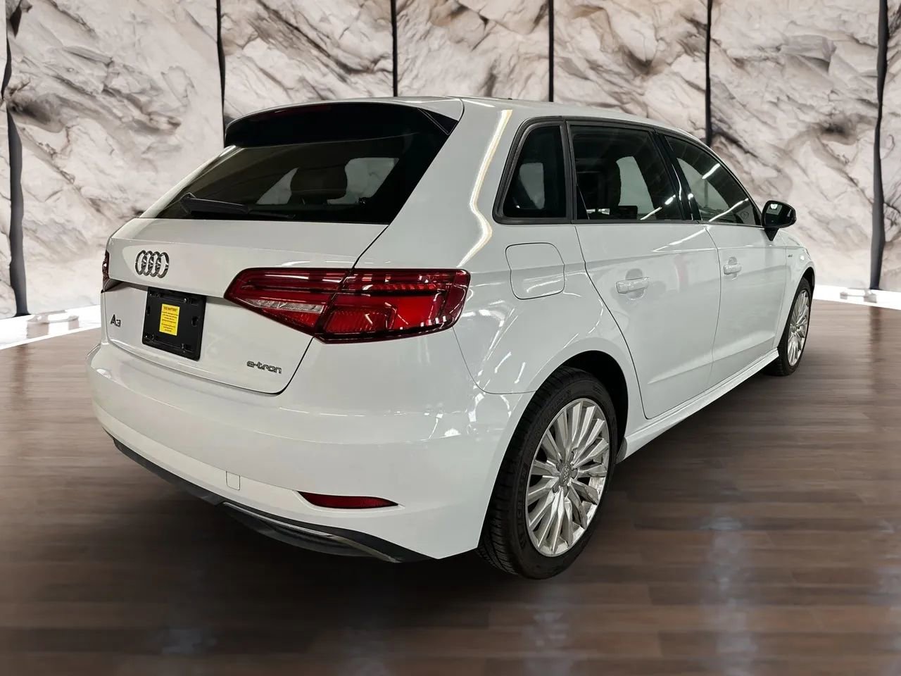 Used 2017 Audi A3 e-tron Premium FWD image 4