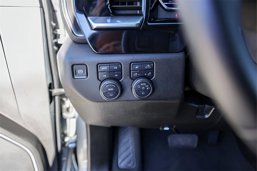 Used 2025 Chevrolet Silverado 2500 LTZ w/ LTZ Convenience Package image 13