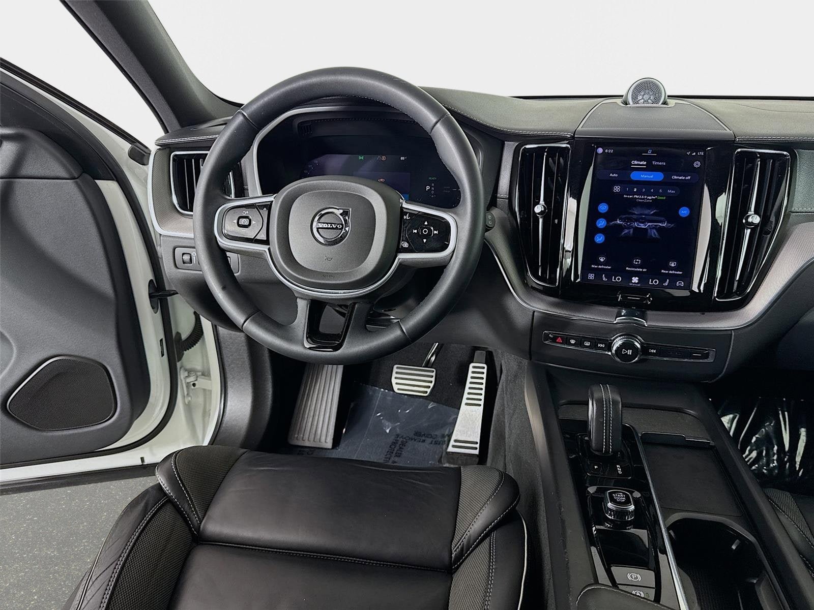 Used 2022 Volvo XC60 T8 R-Design w/ Advanced Package AWD/4WD image 26