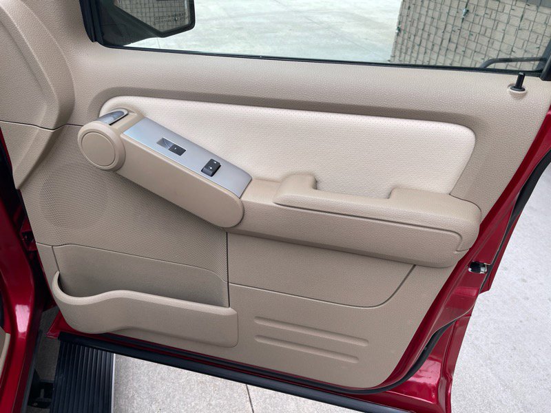 Used 2009 Mercury Mountaineer Premier image 50