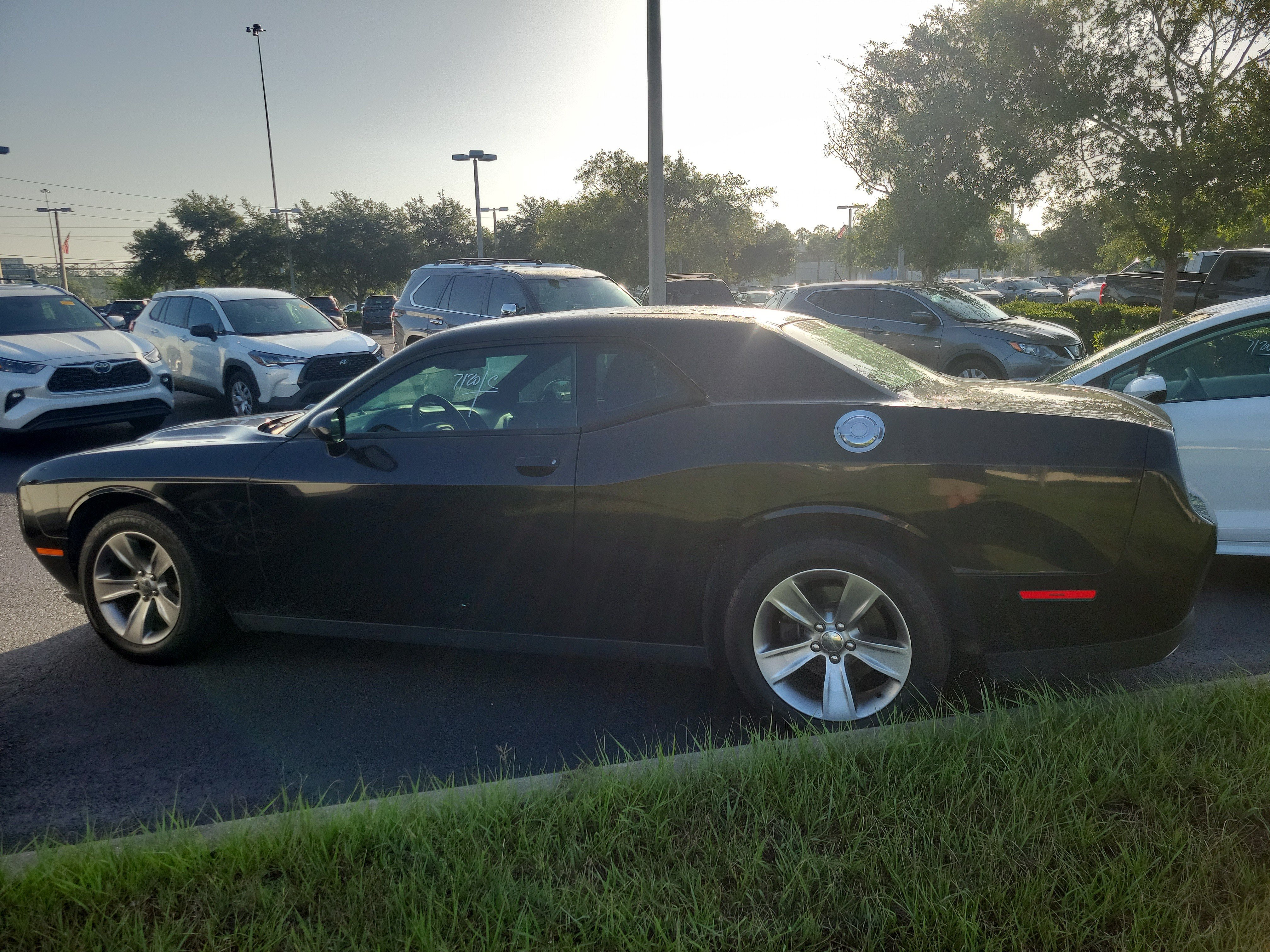 Used 2016 Dodge Challenger SXT RWD image 4
