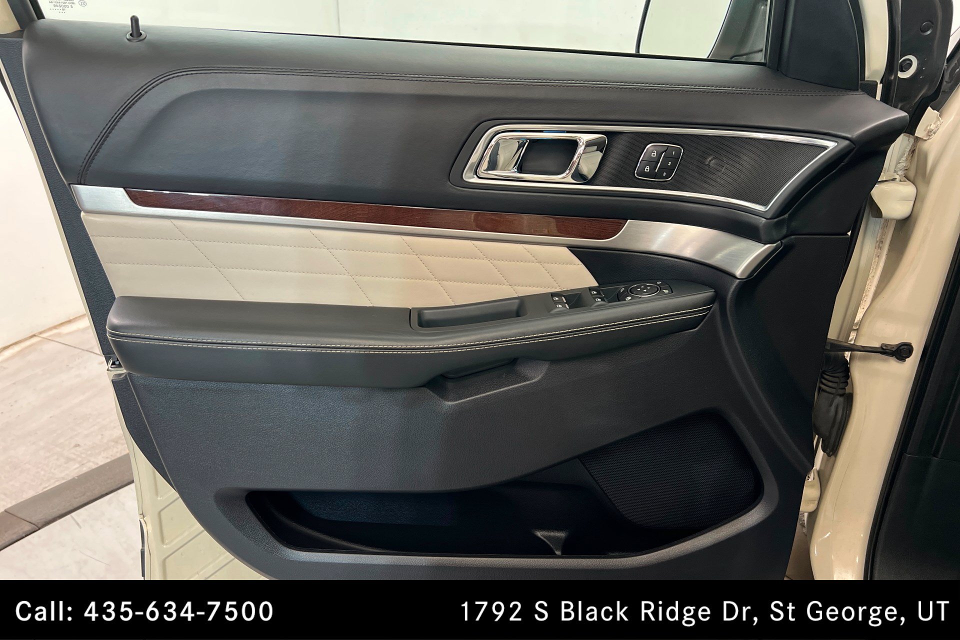 Used 2018 Ford Explorer Platinum AWD/4WD image 14
