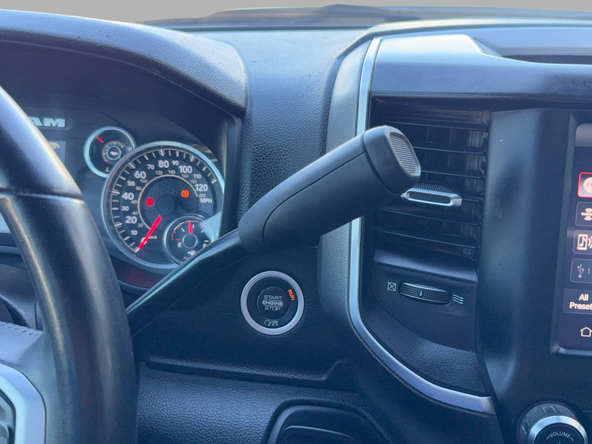 Used 2024 RAM 2500 Big Horn AWD/4WD image 25