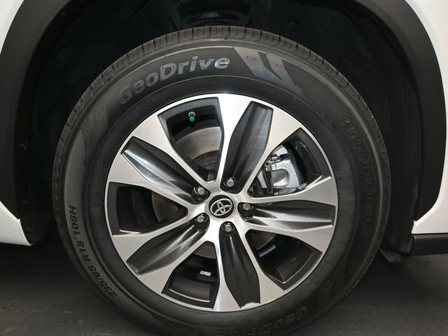 Used 2022 Toyota Highlander XLE image 14