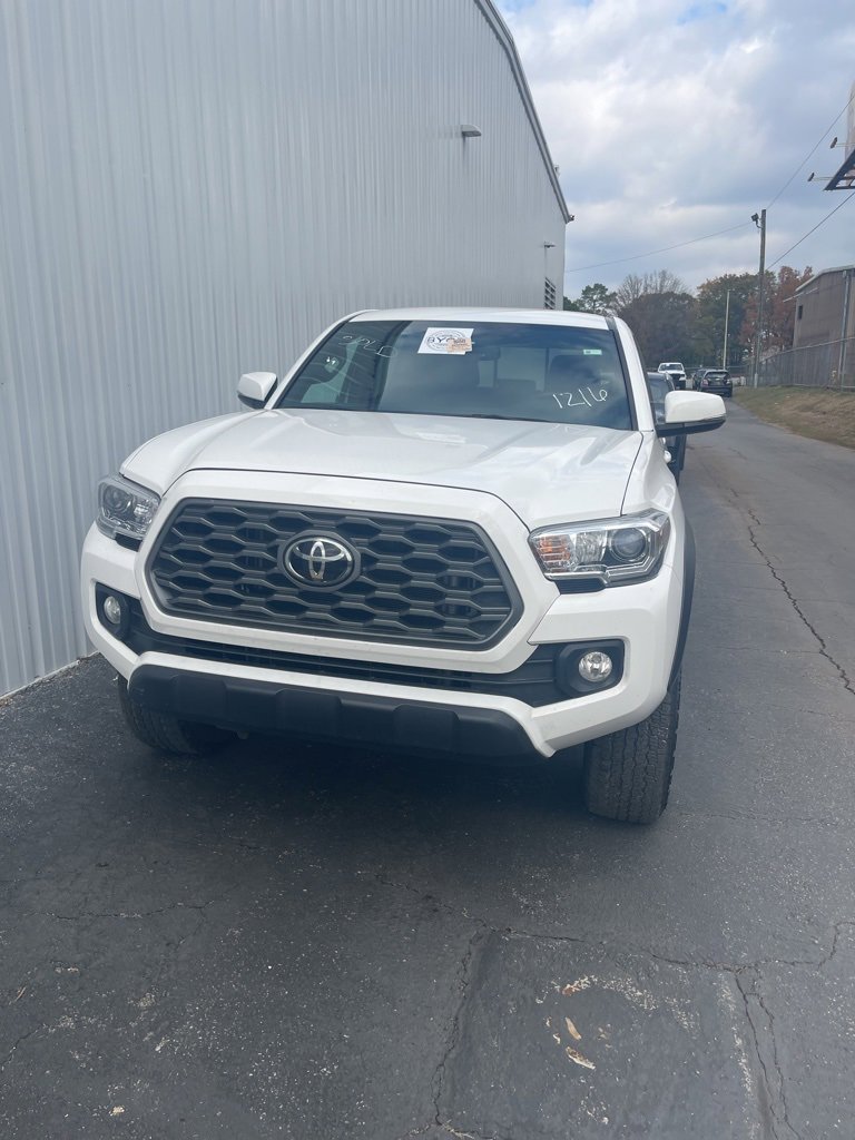 Used 2023 Toyota Tacoma SR image 1