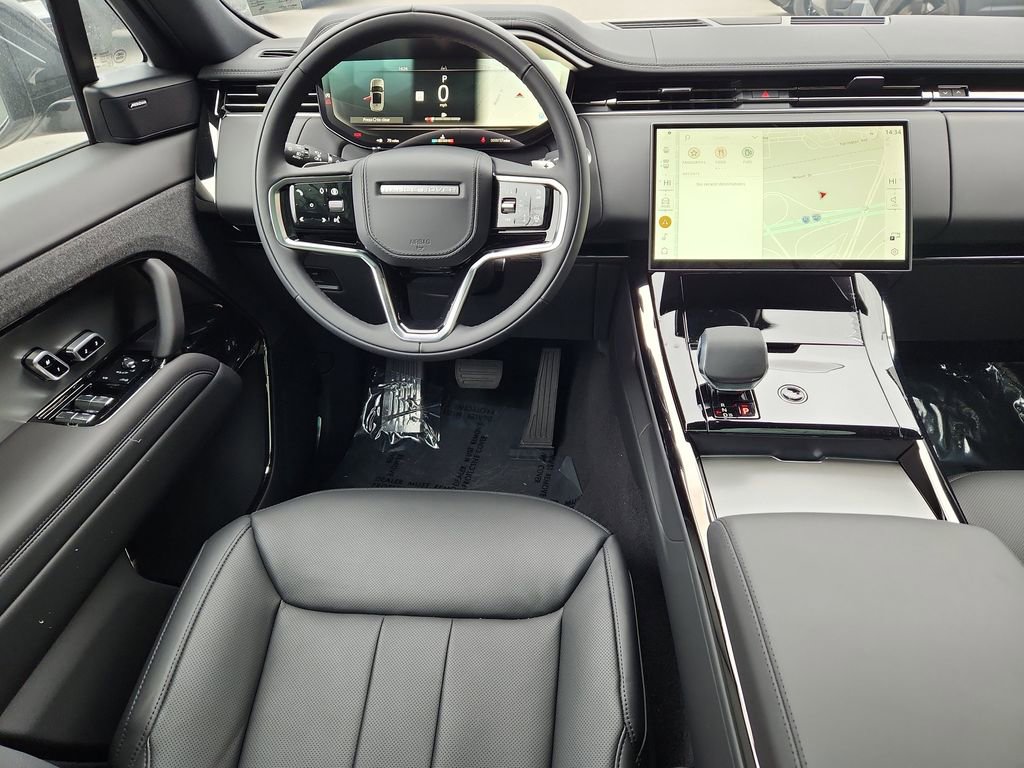Used 2025 Land Rover Range Rover Sport SE image 4