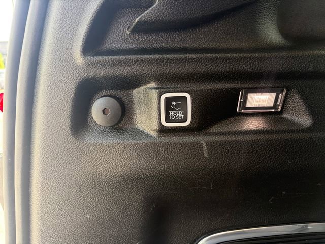 Used 2021 Jeep Grand Cherokee L Limited w/ Luxury Tech Group II image 29