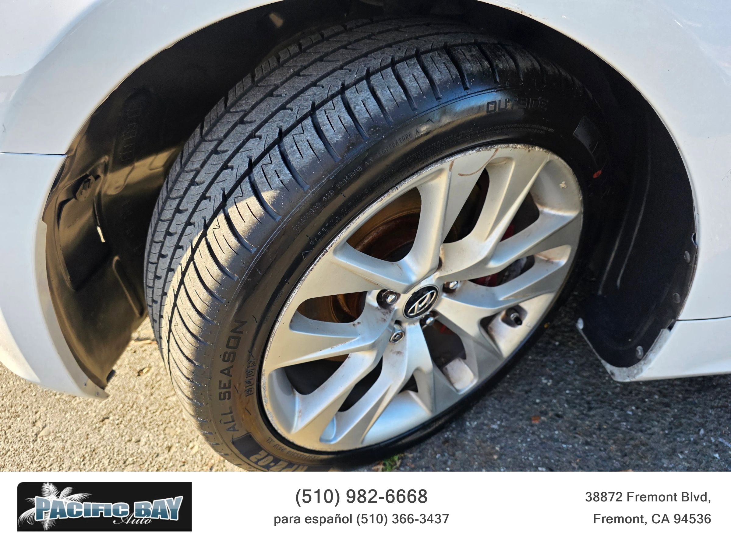 Used 2013 Hyundai Genesis 3.8 image 26