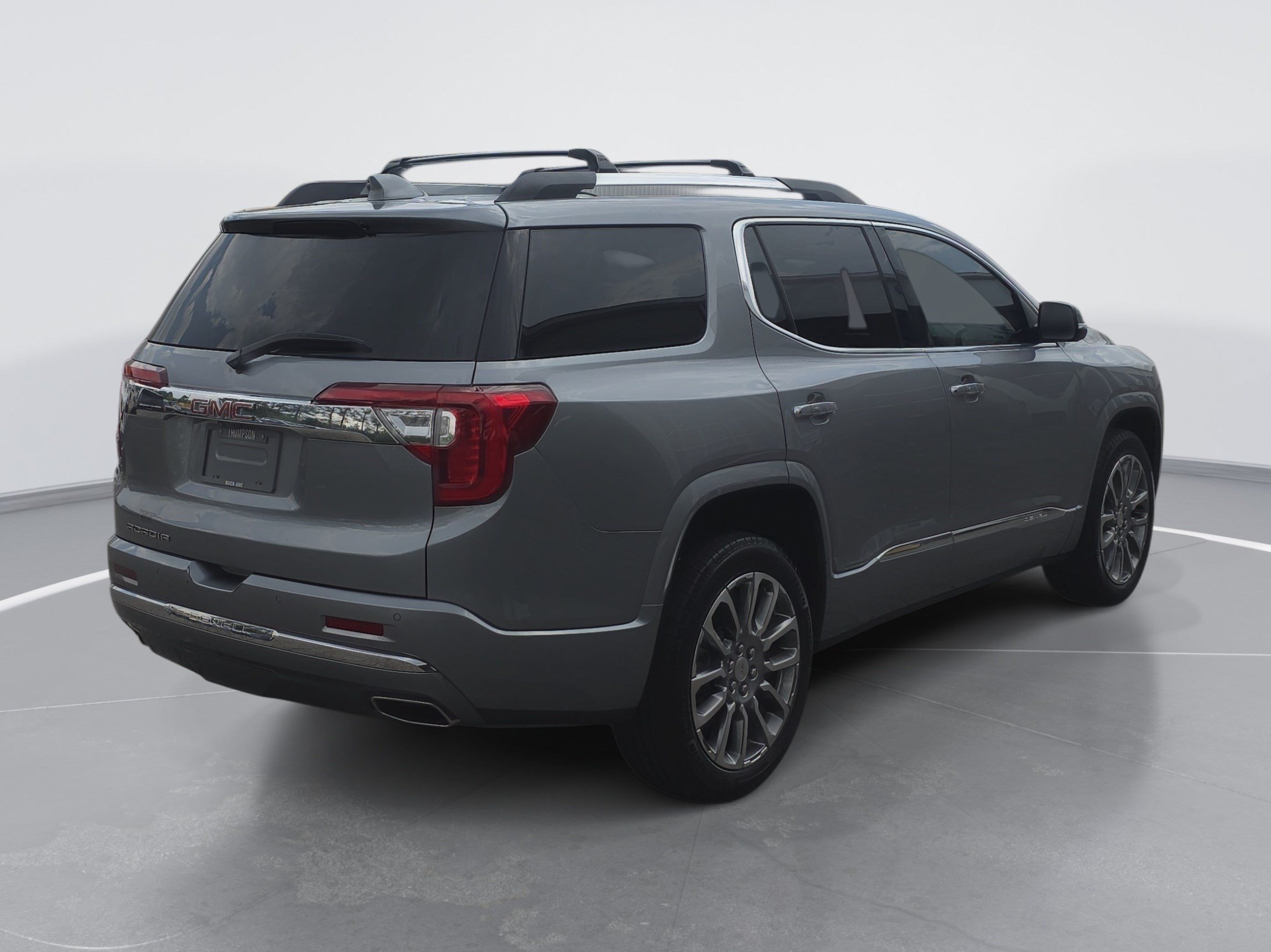 Used 2023 GMC Acadia Denali w/ Denali Ultimate Package FWD image 3