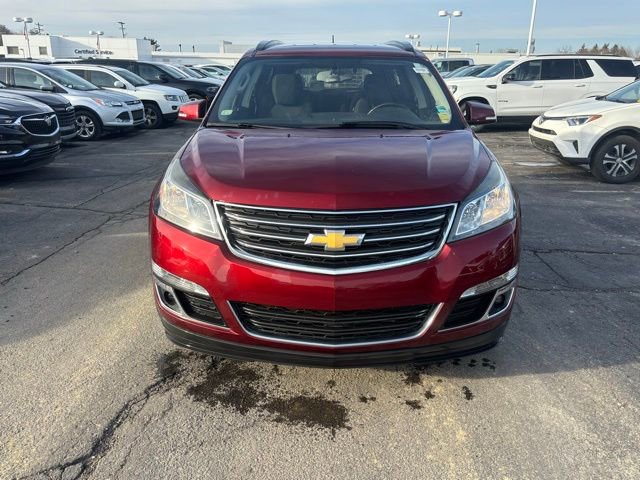 Used 2017 Chevrolet Traverse LT w/ Style and Technology Package image 2