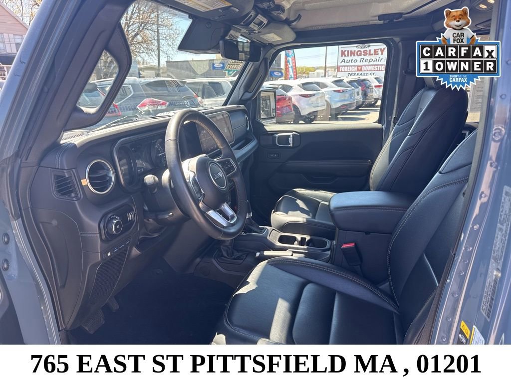 Used 2024 Jeep Wrangler Unlimited Sahara w/ Technology Group AWD/4WD image 16