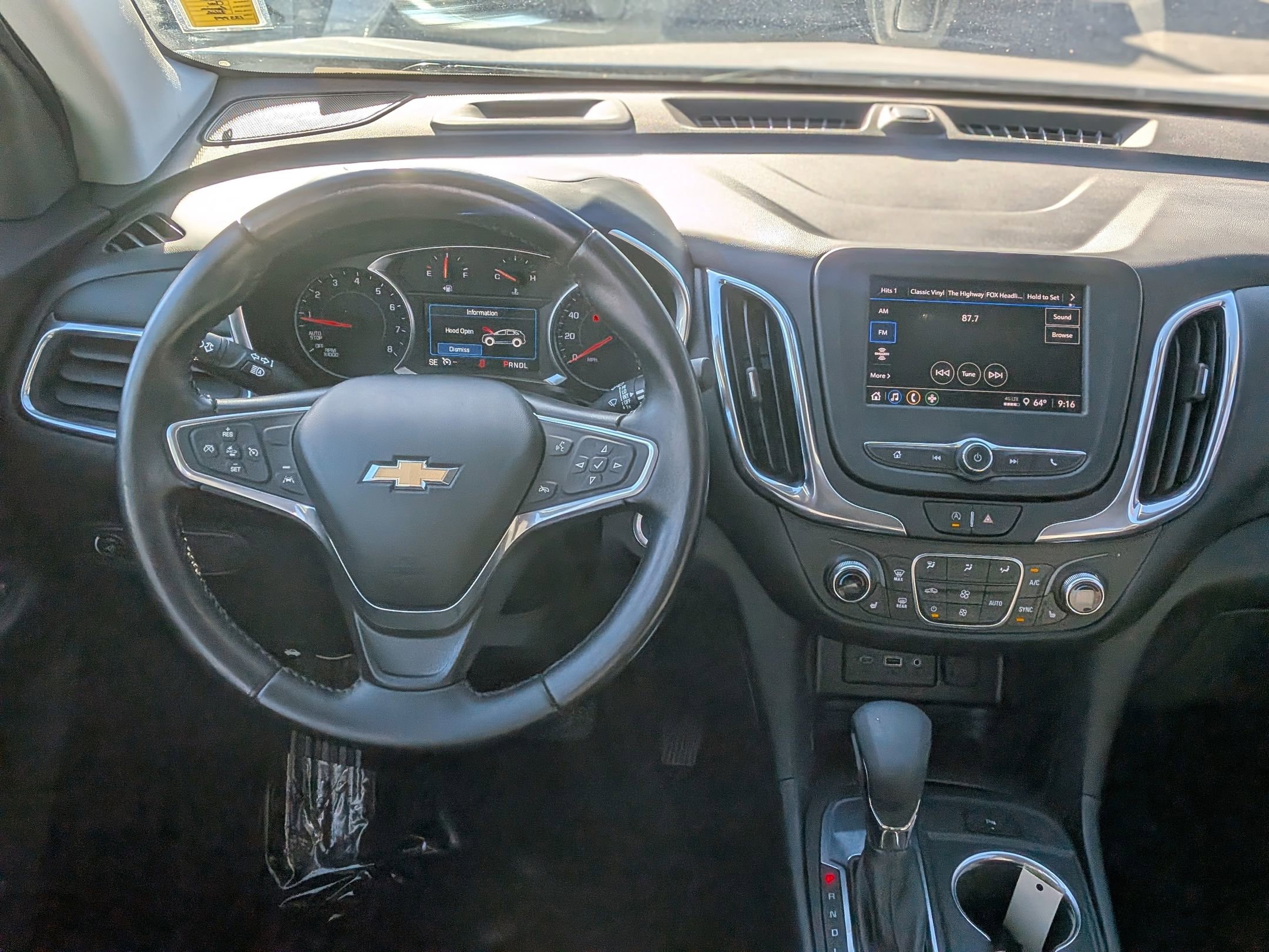 Used 2022 Chevrolet Equinox LT w/ Driver Convenience Package image 18