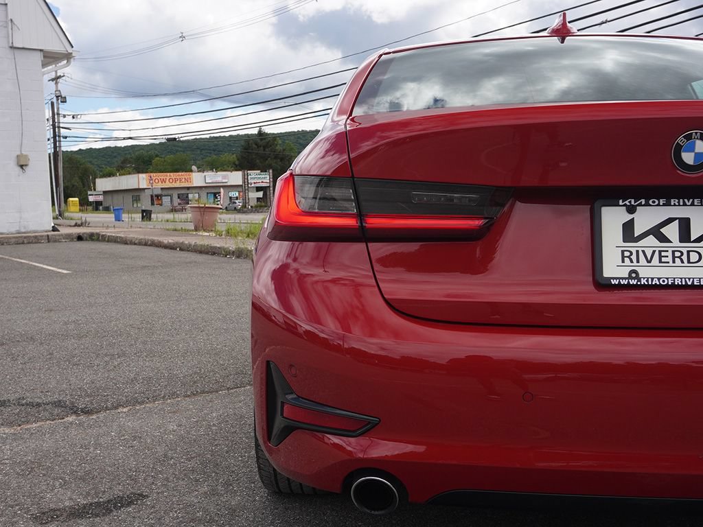 Used 2021 BMW 330e w/ Convenience Package RWD image 17