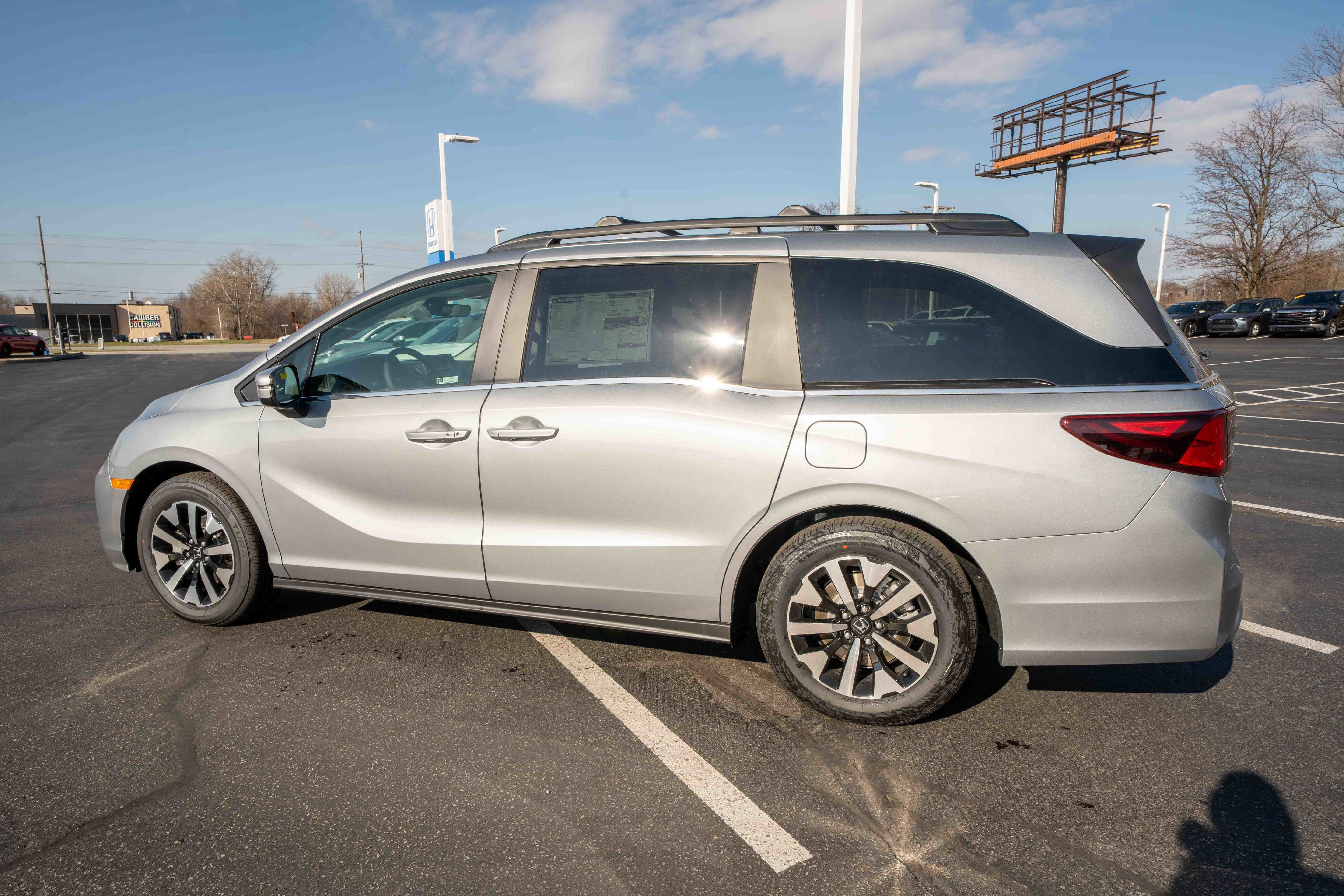 New 2026 Honda Odyssey EX-L image 4