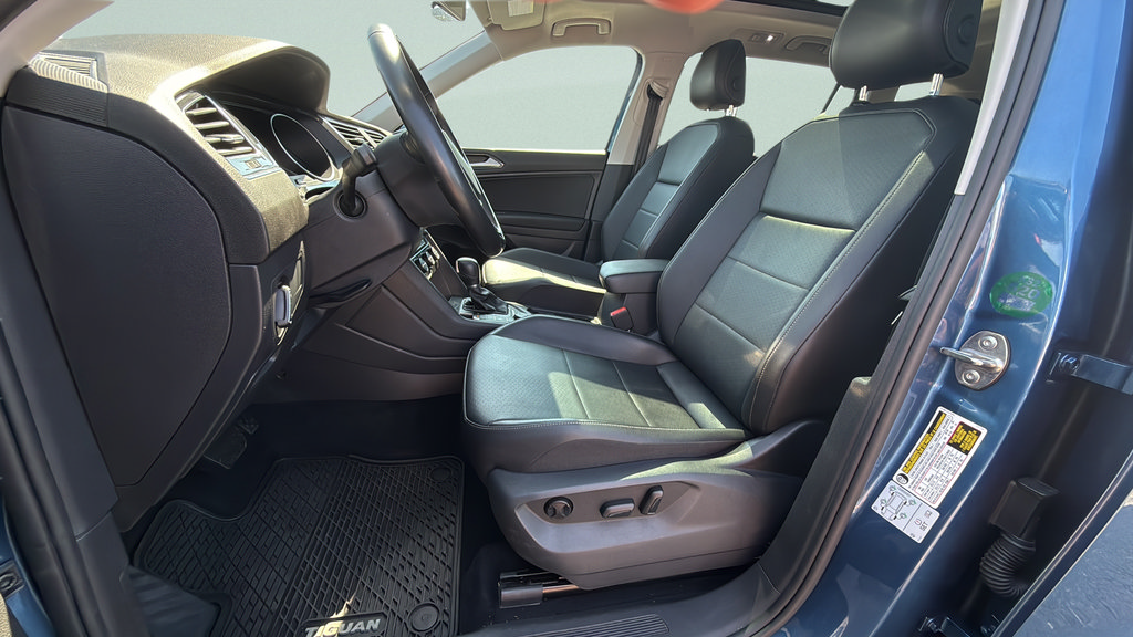 Used 2018 Volkswagen Tiguan SEL AWD/4WD image 21