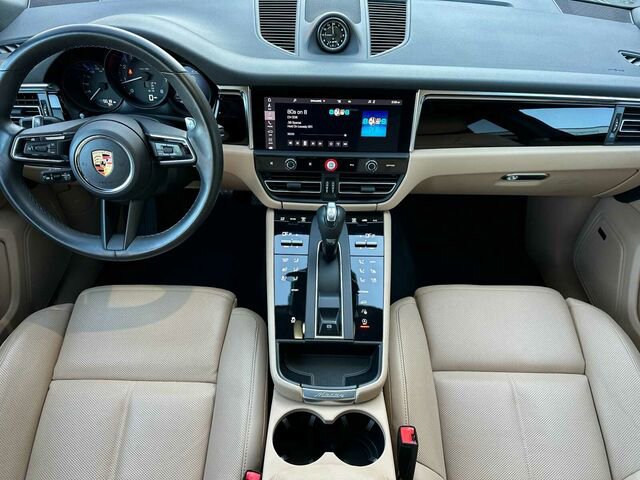 Used 2024 Porsche Macan image 16