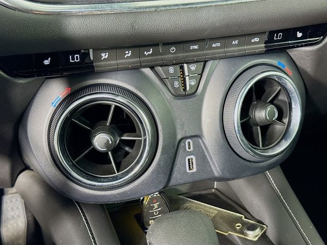 Used 2023 Chevrolet Blazer LT w/ Convenience Package FWD image 17