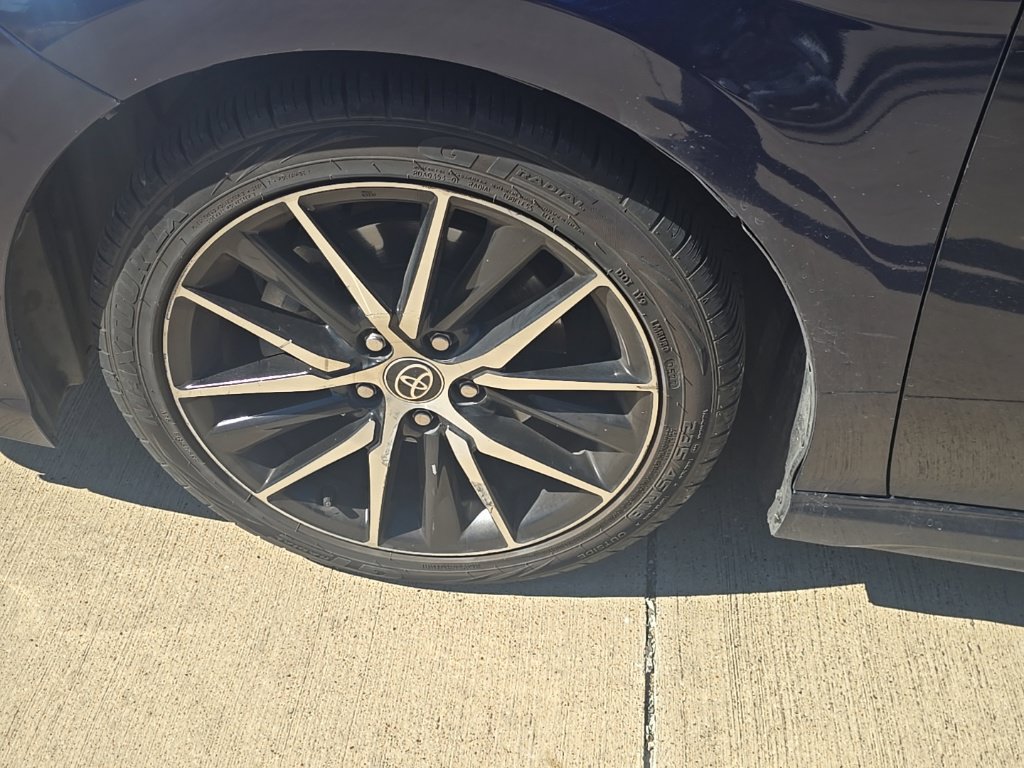 Used 2022 Toyota Camry SE FWD image 7