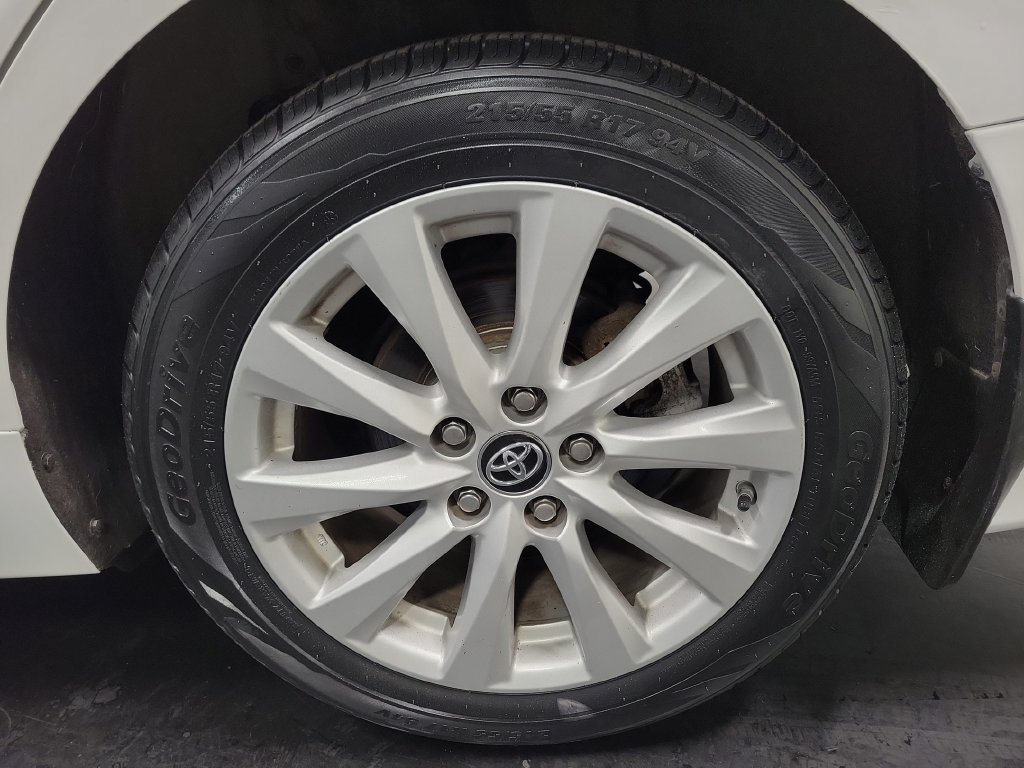 Used 2019 Toyota Camry LE FWD image 10