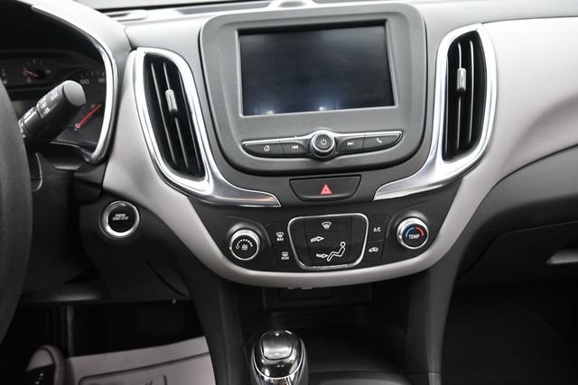 Used 2021 Chevrolet Equinox LS w/ LS Convenience Package FWD image 4