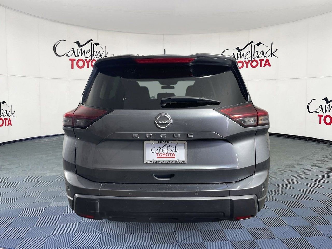 Used 2025 Nissan Rogue SV FWD image 6