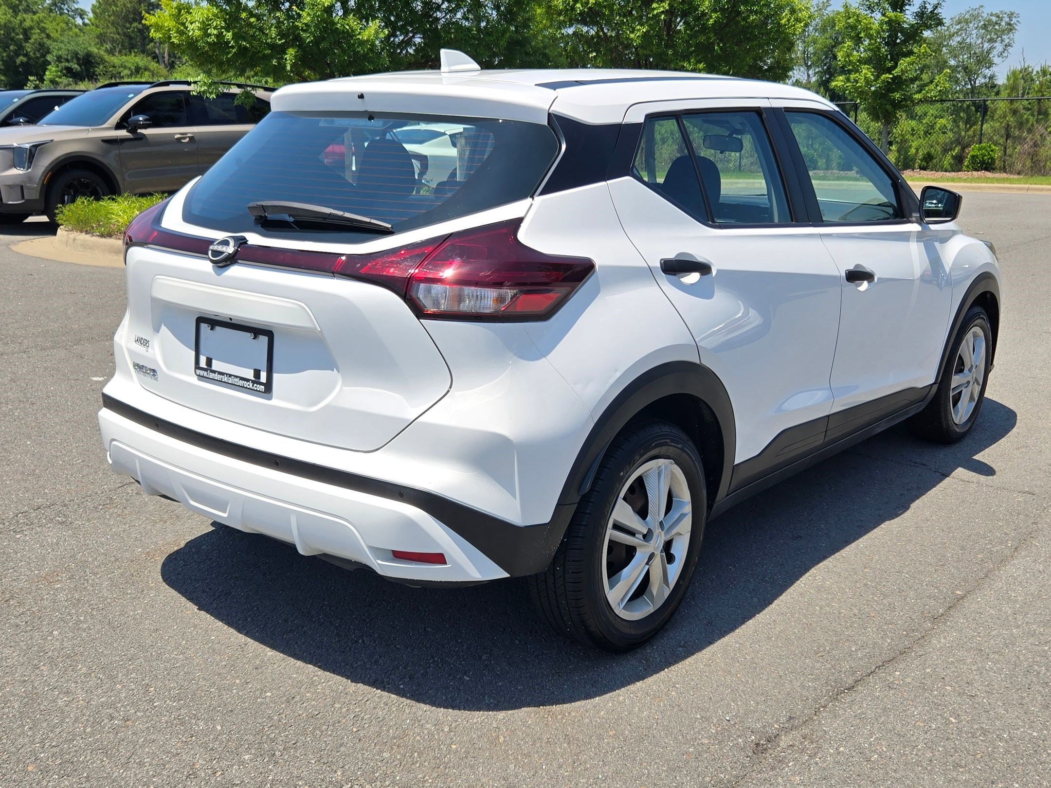 Used 2022 Nissan Kicks S FWD image 7