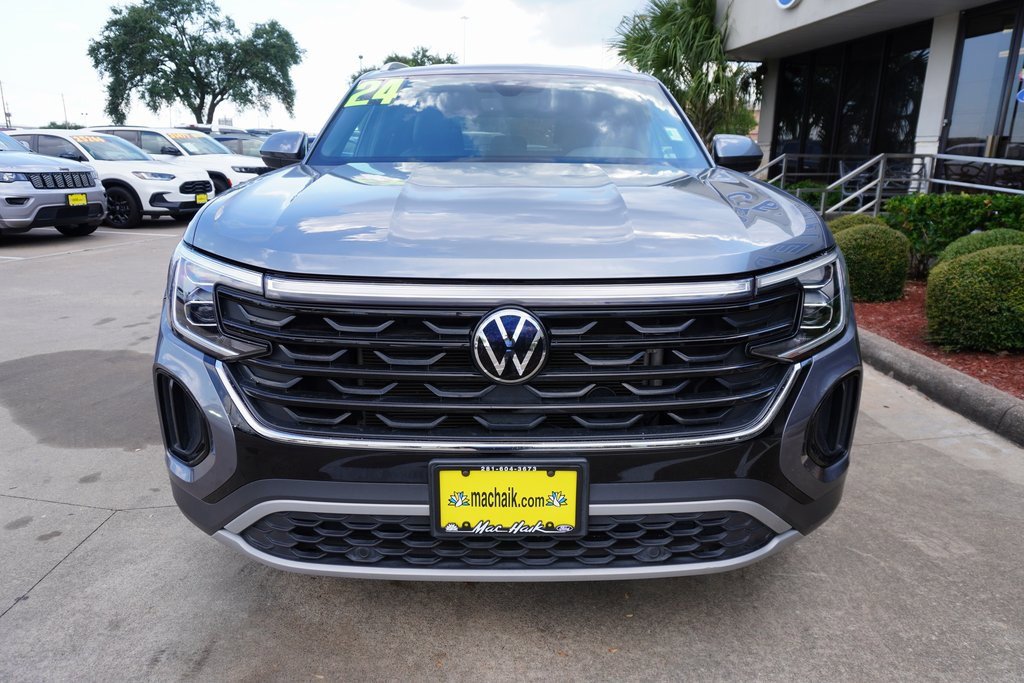 Used 2024 Volkswagen Atlas Cross Sport SE image 2