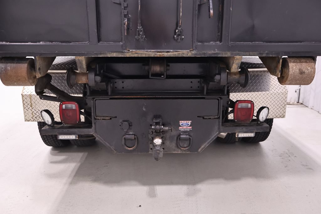 Used 2017 Ford F550 4x4 Regular Cab Super Duty w/ XLT Value Package image 33