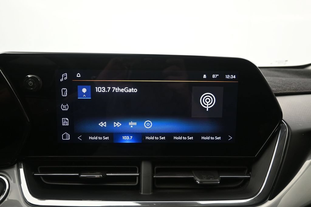 Certified 2025 Chevrolet Trax LT FWD image 15